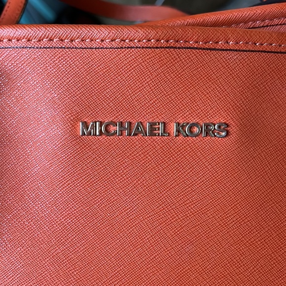 Michael Kors Purse | GREAT used condition - Picture 3 of 10